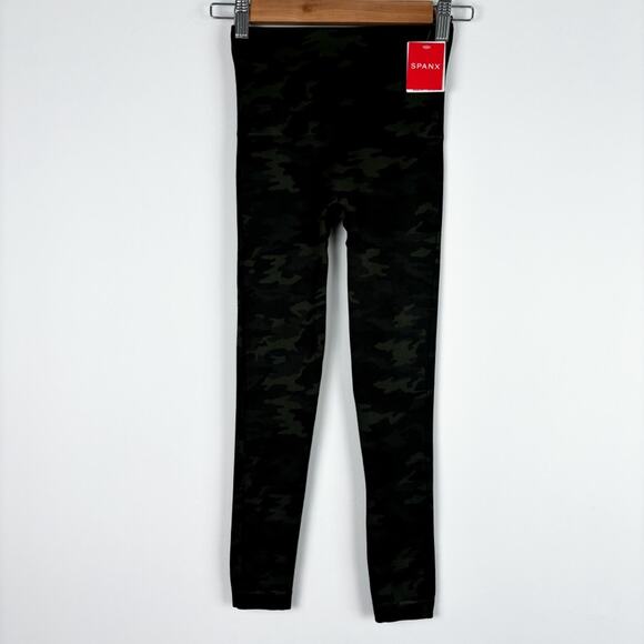NWT‎ Spanx Look at Me Now Green Camo Leggings - Picture 2 of 5
